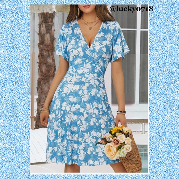 Fensace NWT Summer Floral Blue/White Short Sleeve Wrap Dress Sz S - Picture 2 of 9
